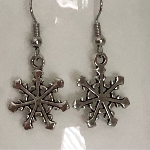 Snowflake Winter Christmas Holiday Cute Fun New Hand Crafted Earrings - Picture 3 of 5